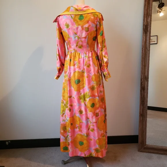 Vintage Dress - Picture 10 of 15